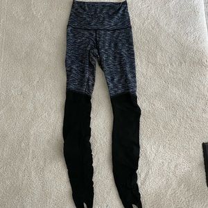 LULULEMON 2-toned leggings with ruching detail